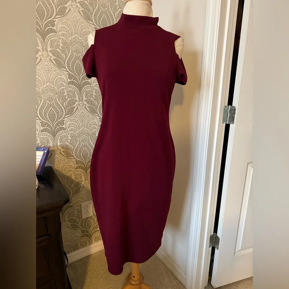 Olivia Matthews Rich Burgundy Midi Dress with stretchy material - Picture 1 of 6